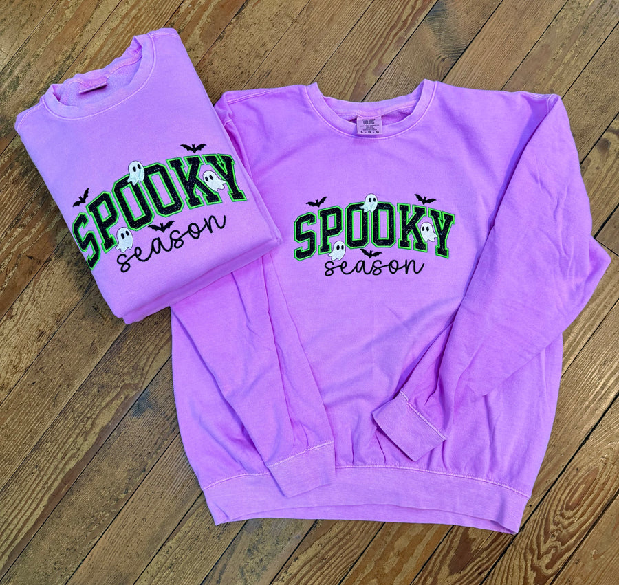 SPOOKY EMBROIDERED SWEATSHIRT